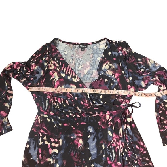 Torrid Abstract Print Surplice Wrap Long Sleeve Blouse Women's Plus 2X - Picture 5 of 9